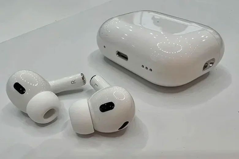 Compare AirPods Pro 2 and Sony WF-1000xM5 in terms of adjustability