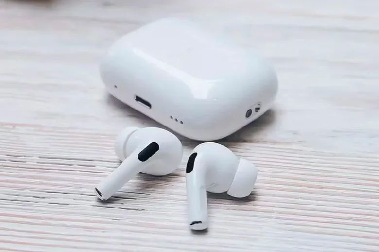 Compare AirPods Pro 2 and Sony WF-1000xM5 in terms of sound quality