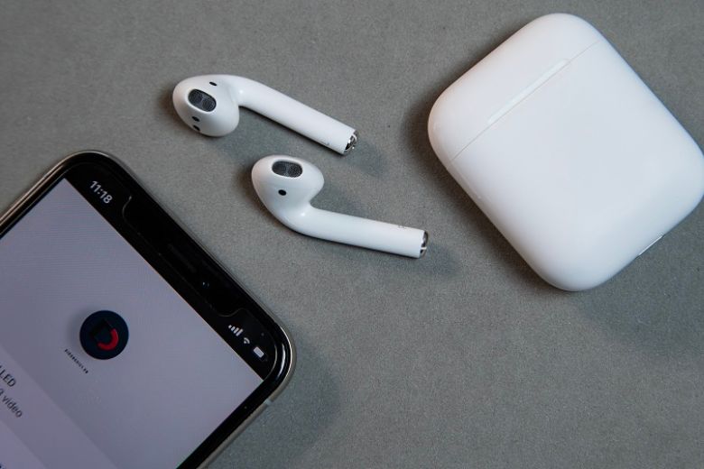 How to check AirPods battery on Android?