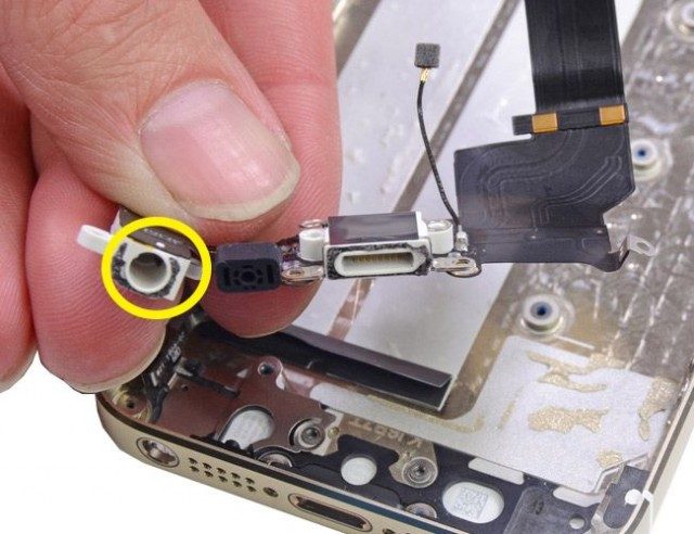 Headphone jack on iPhone is broken and how to fix it